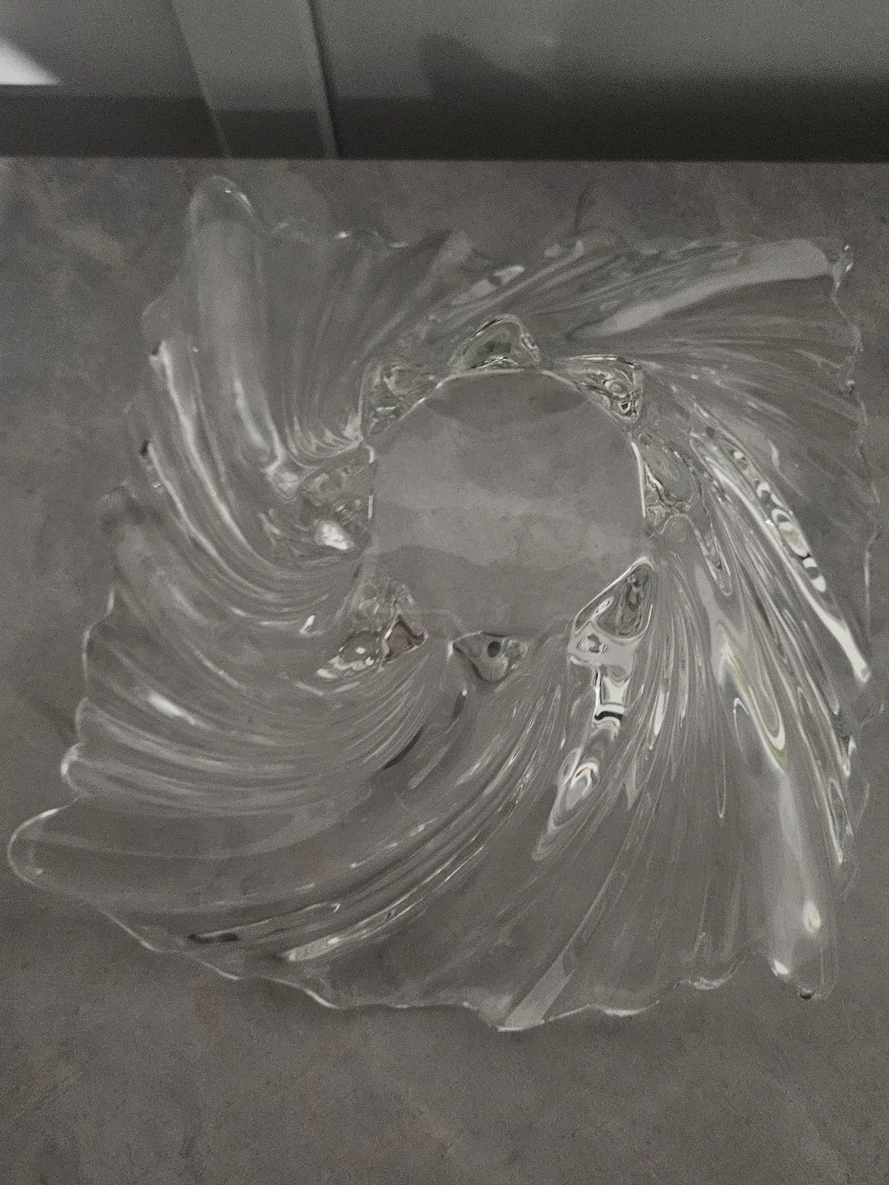 Mikasa Clear Swirl Sculpted Glass Centerpiece Bowl